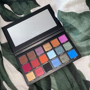 OPV Beauty Spotlight Eyeshadow Palette